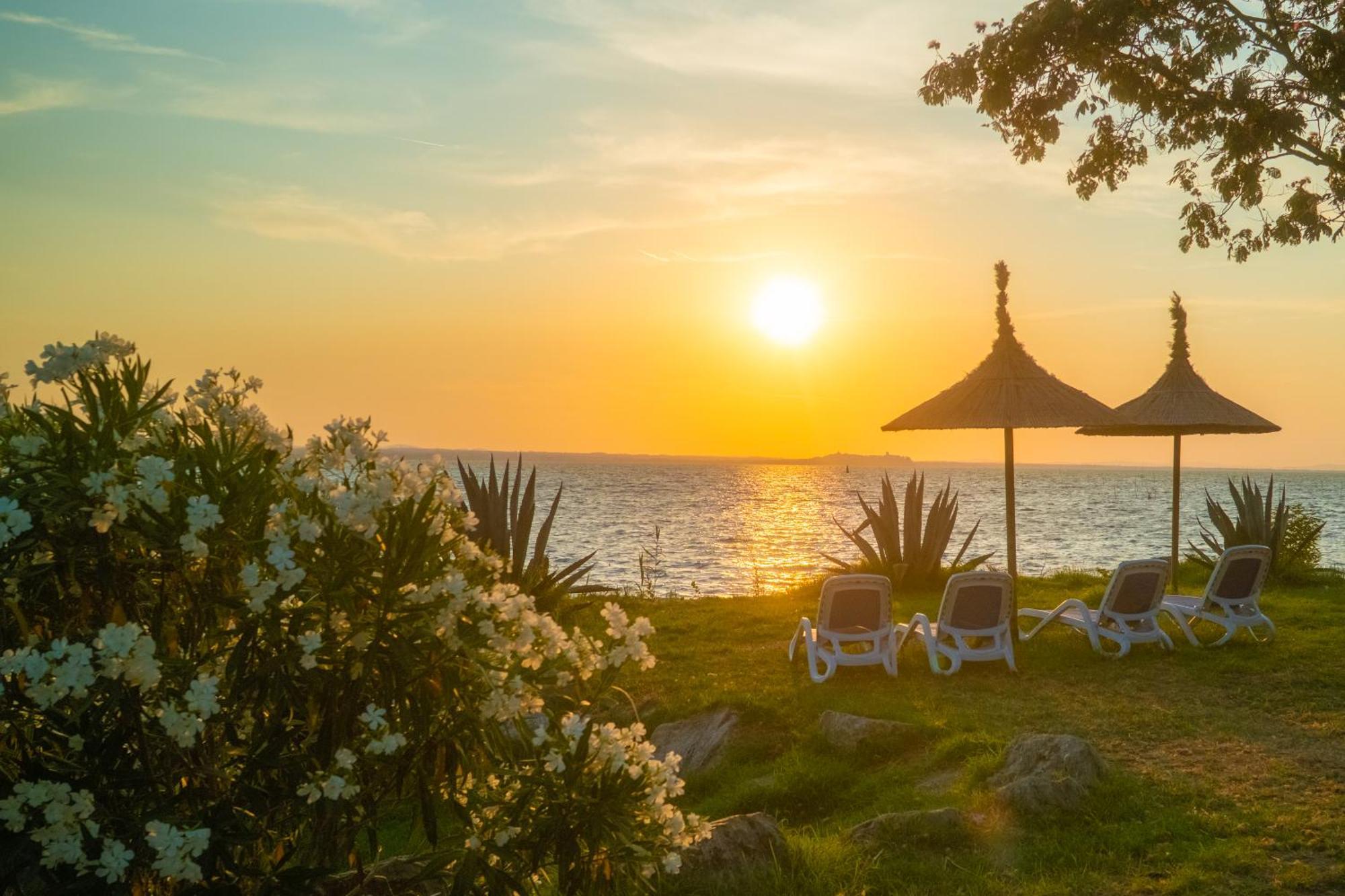 Trasimeno Glamping Resort Magione Ngoại thất bức ảnh